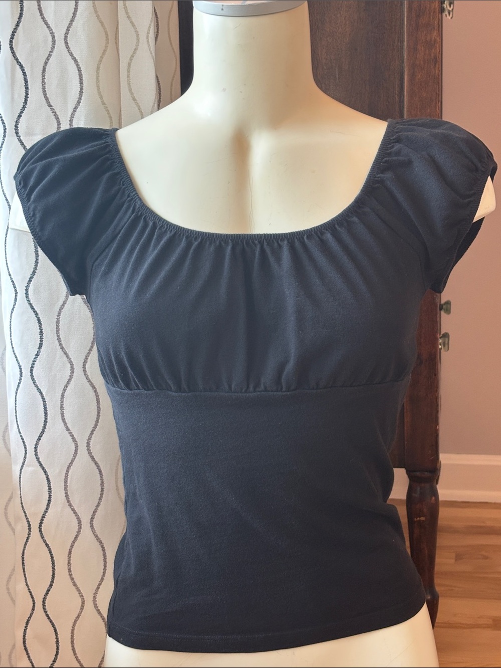 Aritzia Sunday Best Black Scoop Neck Cap Sleeve Tank Size XS